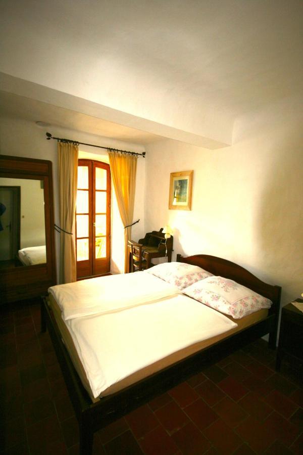 Mas Des Tours Chambre D'Hotes Tornac Exterior foto