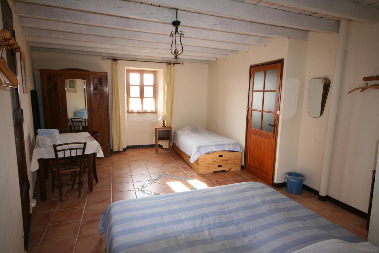 Mas Des Tours Chambre D'Hotes Tornac Exterior foto